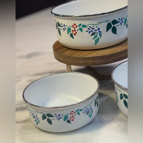 Vintage Kobe Kitchen Bowls Floral Pattern Enamel Metal Mixing Nesting Bowls - Picture 5 of 11